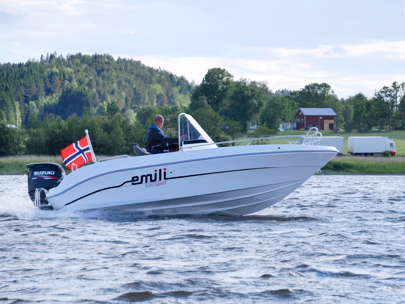 Armplast Emili 530. Vandenyje. is sono kitu kampu